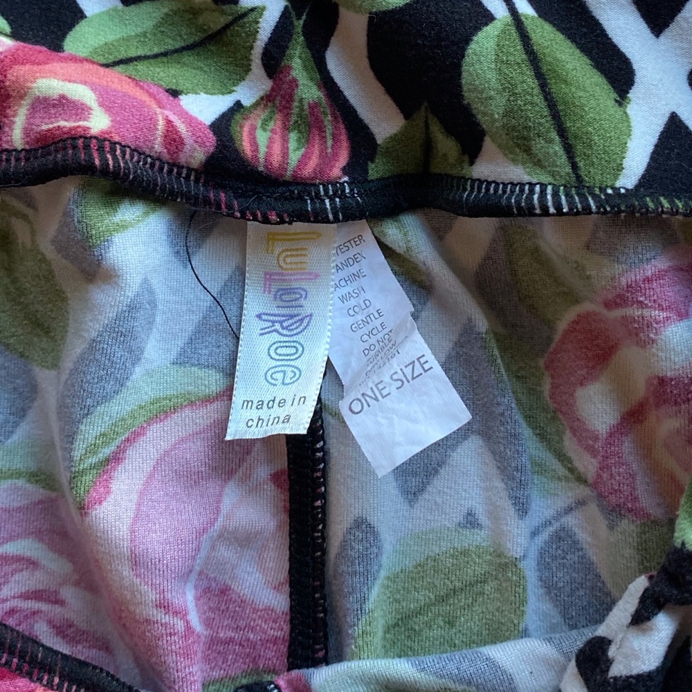 Lularoe Rose Trellis Leggings - Picture 3 of 3